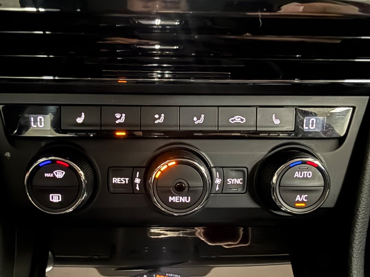 Škoda Superb Kombi 2.0 TDI DSG Sekventiell, 150hk, 2016