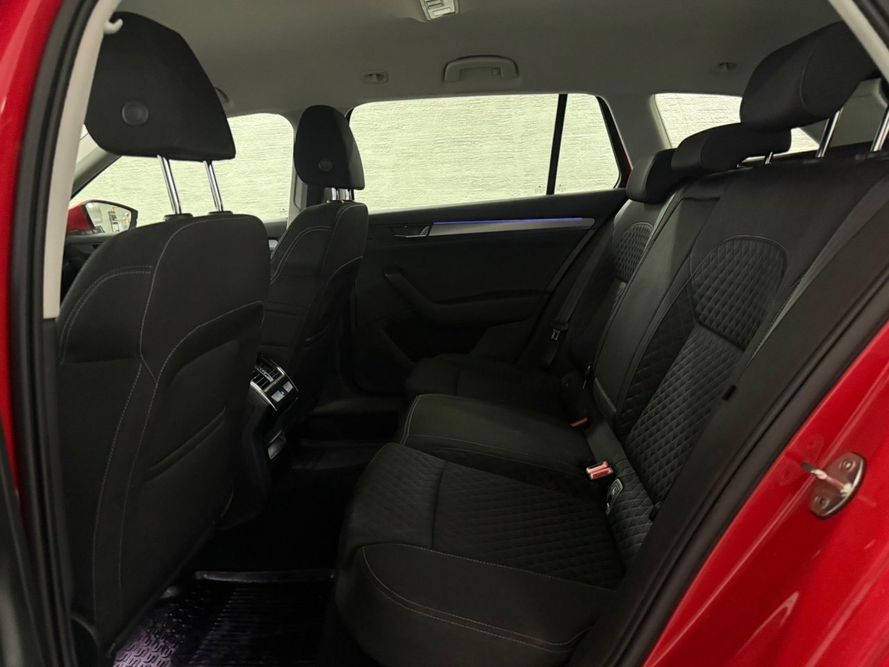 Škoda Superb Kombi 2.0 TDI DSG Sekventiell, 150hk, 2016