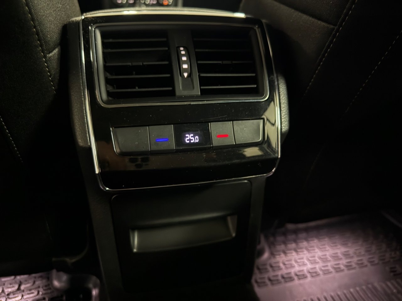 Škoda Superb Kombi 2.0 TDI DSG Sekventiell, 150hk, 2016