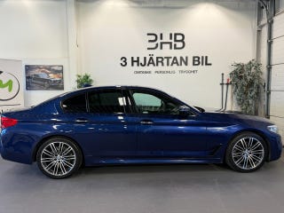 BMW 520d xDrive M Sport l Taklucka l Läder l Navi l NyServ l – bild 5