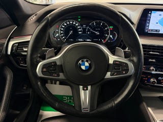 BMW 520d xDrive M Sport l Taklucka l Läder l Navi l NyServ l – bild 12