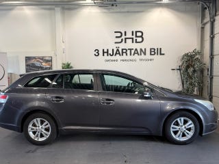 Toyota Avensis Kombi 1.8 Valvematic Business l NyServ/NyBes l 1 Ägare – bild 5