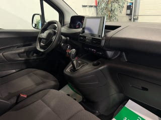 Peugeot Partner 1.5 L2 PRO+l MOMS l Inredning l Drag l Kamera l CarPlay – bild 11