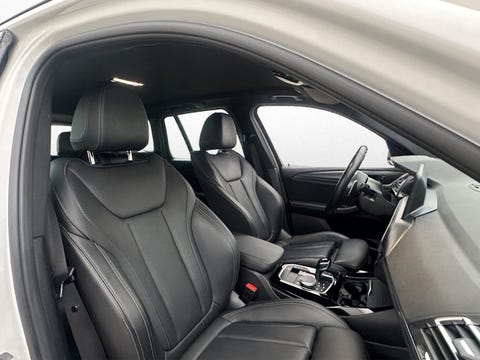 BMW X3 xDrive30e, framsäten