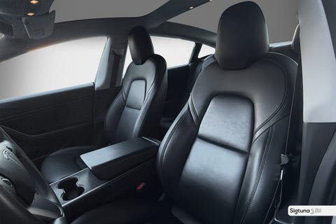 Tesla Model 3, framsäten