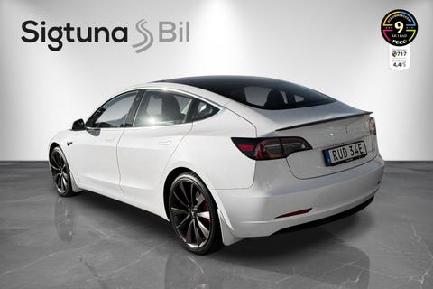Tesla Model 3, bakifrån