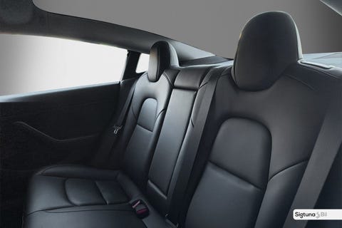 Tesla Model 3, baksäte