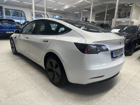 Tesla Model 3, bakifrån