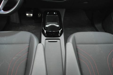Volkswagen ID.4, framsäten