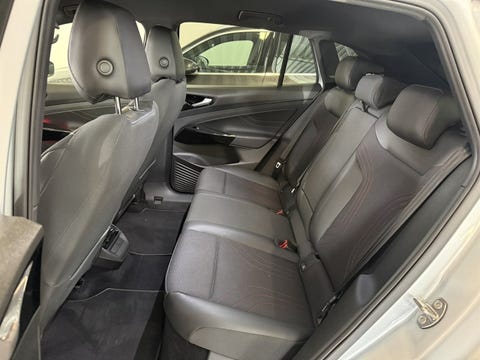 Volkswagen ID.4, baksäte