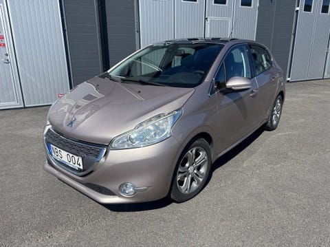Peugeot 208 2012
