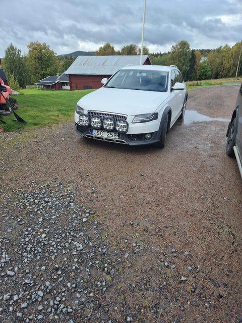 Audi A4 allroad 2012