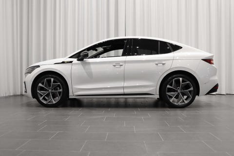 Skoda Enyaq, från sidan
