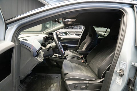 Volkswagen ID.4, framsäten