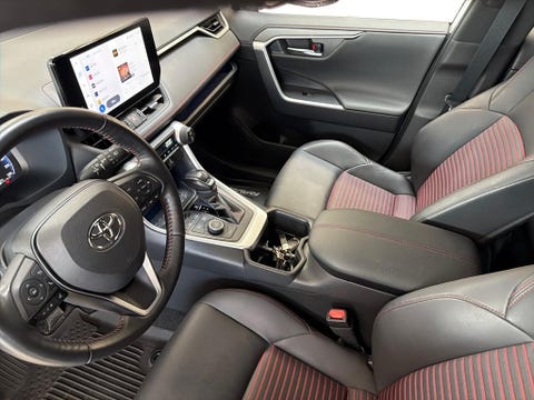 Toyota RAV4 Plug-in, framsäten