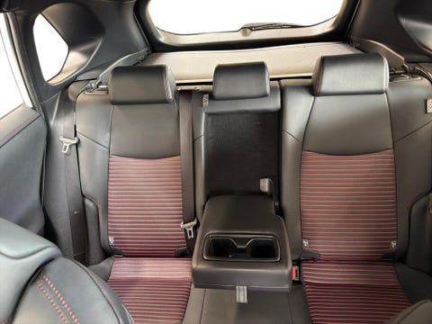 Toyota RAV4 Plug-in, baksäte