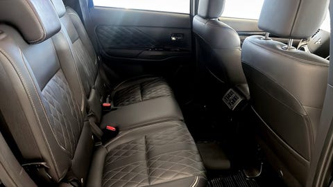 Mitsubishi Outlander PHEV, baksäte