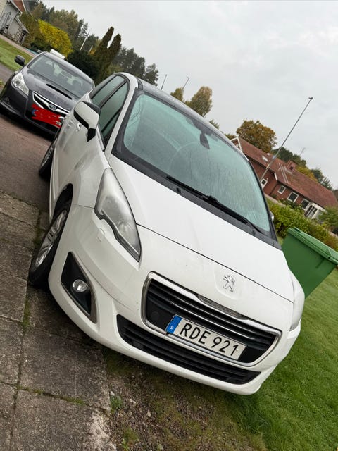 Peugeot 5008 2016