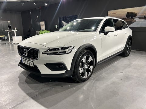 Volvo V60 Cross Country 2021