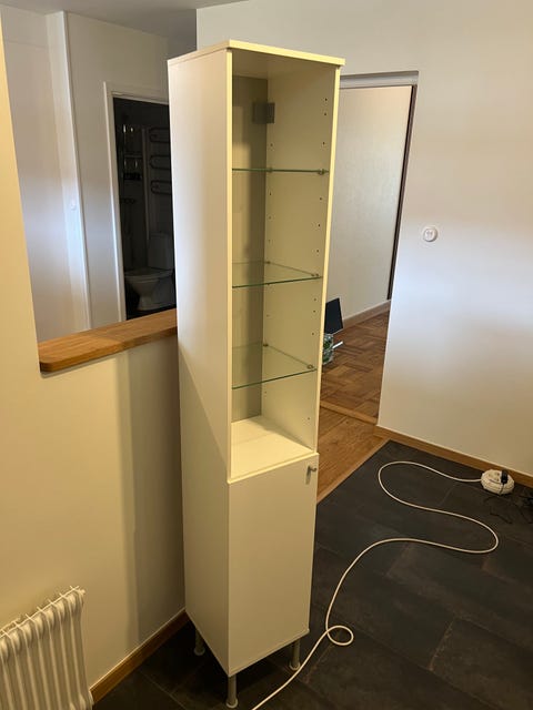 IKEA Hylla/Badrumsskåp bortskänkes