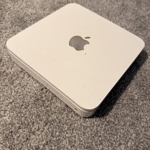 Apple AirPort Time Capsule router vit 2TB A1470 | Blocket