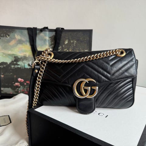 Gucci marmont medium läderväska för kvinna | Blocket