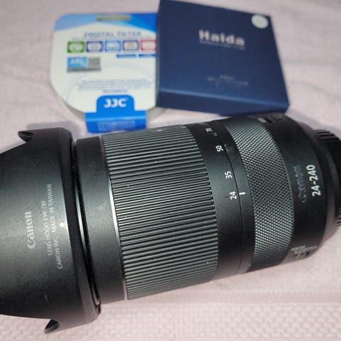 Canon EOS R med objektiv: RF 24-70mm 2.8 och RF 35mm 1.8 | Blocket