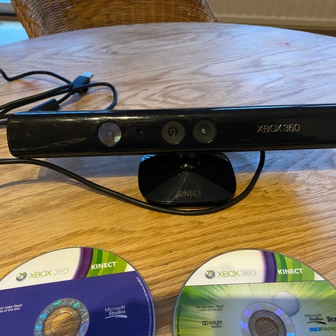Microsoft Kinect sensor Xbox 360 med spel | Blocket