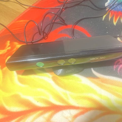 Microsoft Kinect sensor Xbox 360 med spel | Blocket