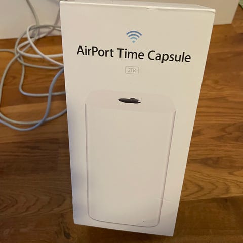 Apple AirPort Time Capsule router vit 2TB A1470 | Blocket