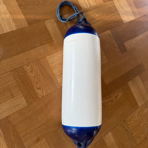 Nawa Fenderhållare 230 med fästen (nya) | Blocket