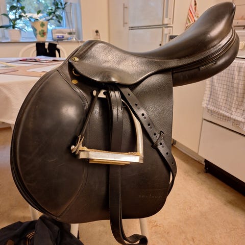 Bates hoppsadel 17,5 normal | Blocket