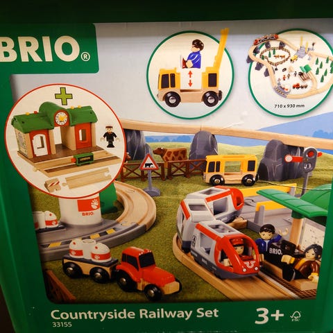 🚇 BRIO 33867 Metro Train – 3 delar, öppningsbara vagnar | Blocket