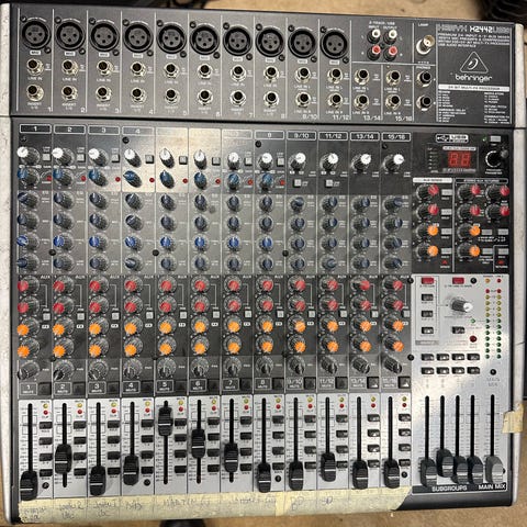 Behringer Xenyx 802 mixerbord 8-kanals | Blocket