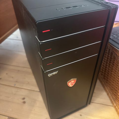 Gaming Dator l Intel Core i7 9700K l MSI Geforce 1070 | Blocket