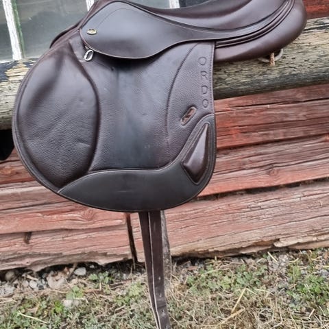 Bates hoppsadel 17,5 normal | Blocket