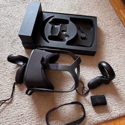 Oculus Rift VR-headset med handkontroller svart | Blocket