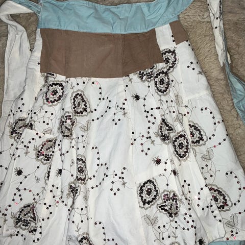 Fantastisk MoulinRougr kjol one size modell Real lace vinröd-rost med ...