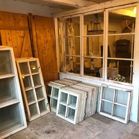 Gamla spröjsade fönster säljes | Blocket