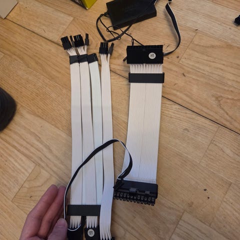 Lian Li PW-PCI-E38-1 380mm - Helt nya riserkablar | Blocket