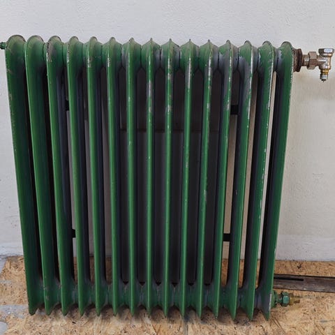 Äldre stil vattenburen radiator / element | Blocket