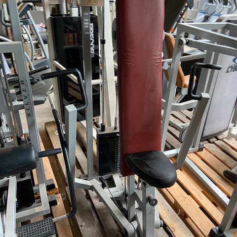 technogym-sitting-calf-kommersiell-vadmaskin-blocket