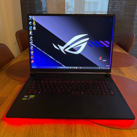 ASUS ROG Strix Scar 18 - Ultra 9 | 64GB | 2TB | RTX 5090 | Blocket