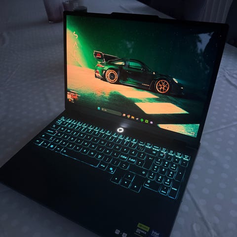 ASUS ROG Strix Scar 18 - Ultra 9 | 64GB | 2TB | RTX 5090 | Blocket