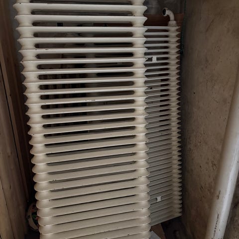 Äldre stil vattenburen radiator / element | Blocket