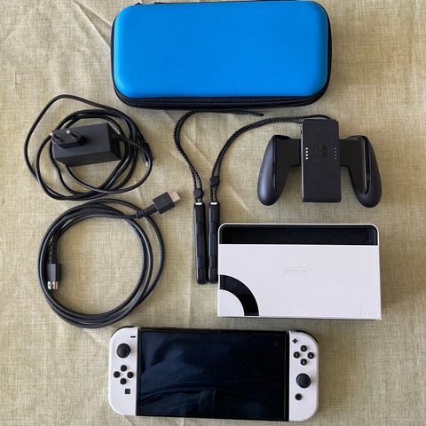 Nintendo Switch OLED – Komplett paket med 7 spel – Nyskick | Blocket