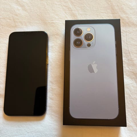 Apple iPhone 13 Pro Max 128 GB silver | Blocket