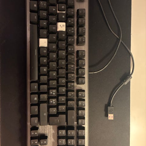 Ajazz AK820 tangentbord och Attack shark X3 Superlight gaming mouse ...