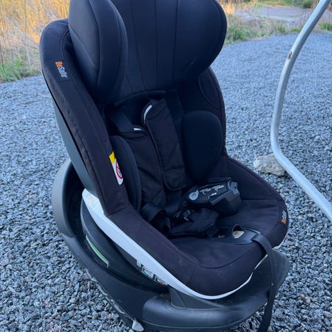 Britax Römer Dualfix i-Size – Fint skick (ALDRIG KROCKAD) | Blocket
