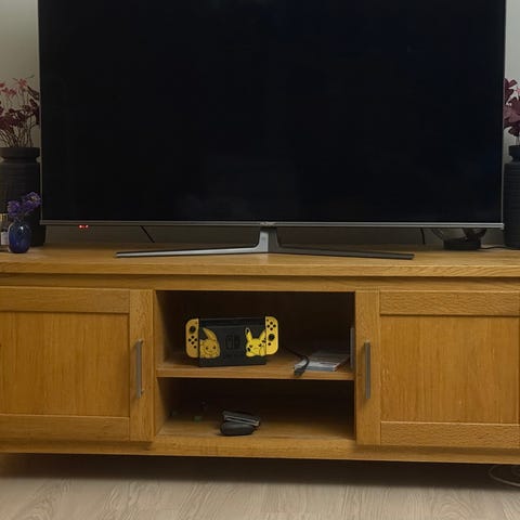 Svart tv-bänk från IKEA | Blocket